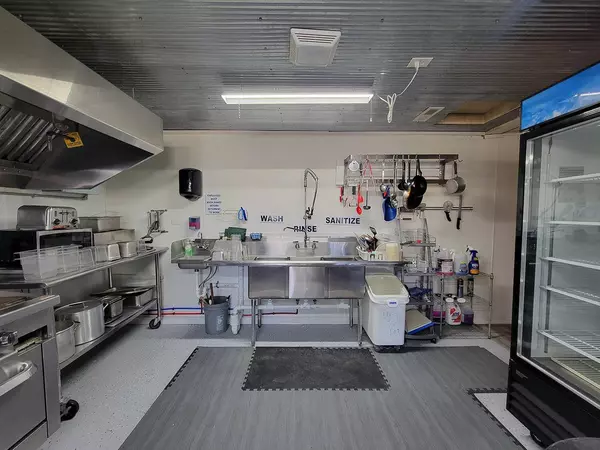 8348 S State Highway 5, Ava, MO 65608