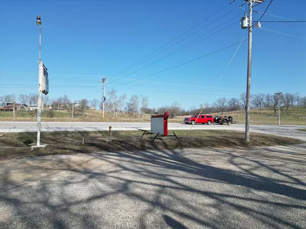 8348 S State Highway 5, Ava, MO 65608