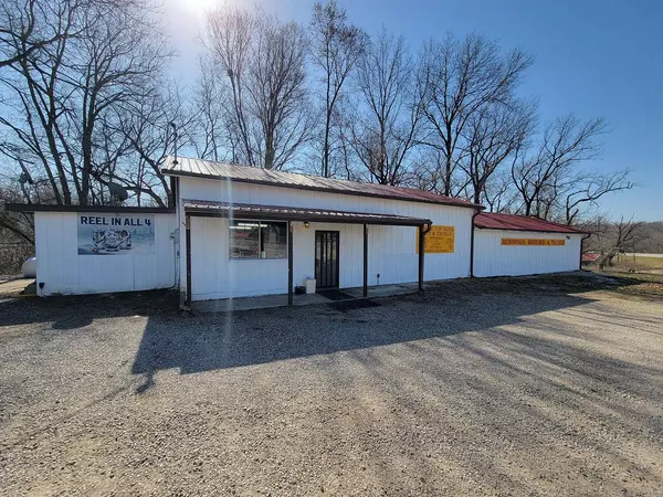 8348 S State Highway 5, Ava, MO 65608