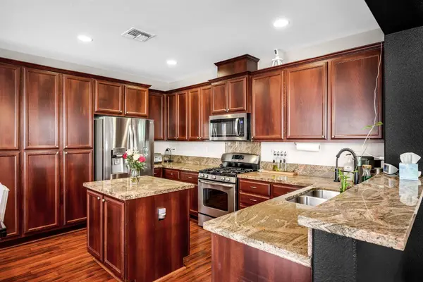 1817 Glenmark WAY, Roseville, CA 95747