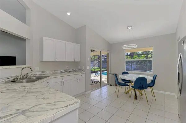 6632 DEERING CIR, Sarasota, FL 34240