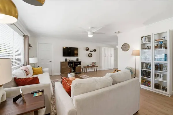 2600 CAMBRIDGE DR, Sarasota, FL 34232