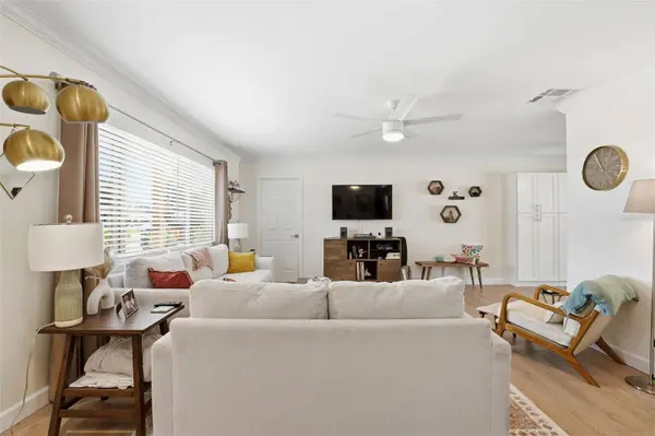 2600 CAMBRIDGE DR, Sarasota, FL 34232