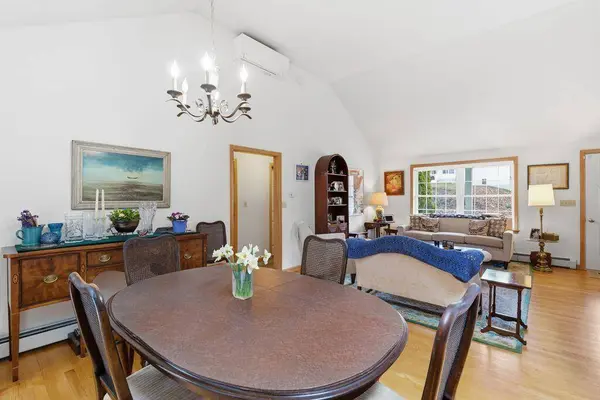 18 Parkside DR, Biddeford, ME 04005