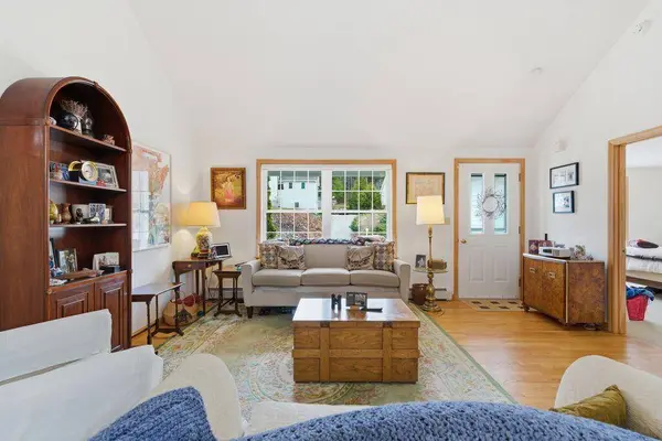 18 Parkside DR, Biddeford, ME 04005