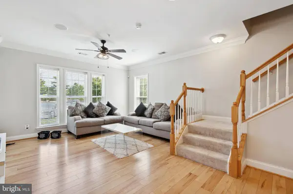 20660 SIBBALD SQ, Ashburn, VA 20147