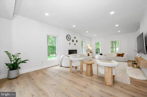 8225 HAWKINS CREAMERY RD, Gaithersburg, MD 20882