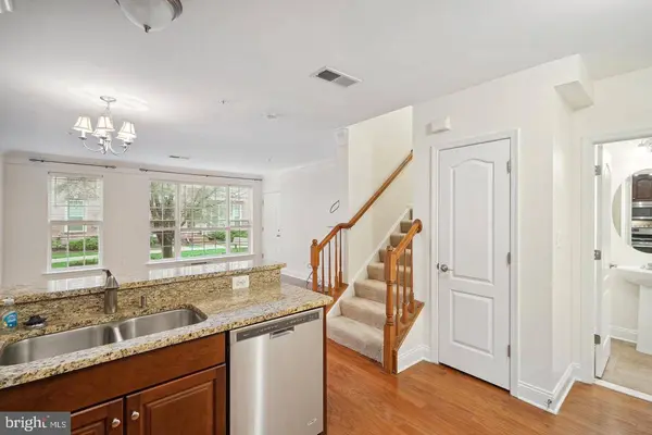 22936 SPICEBUSH DR #1361, Clarksburg, MD 20871