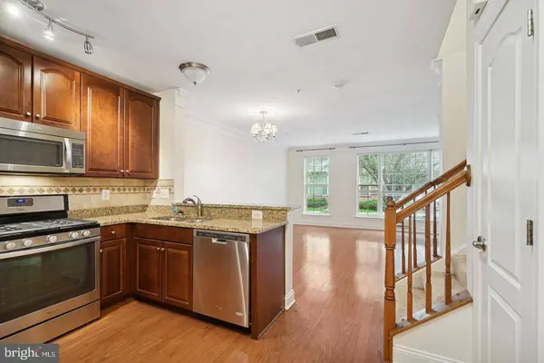 22936 SPICEBUSH DR #1361, Clarksburg, MD 20871