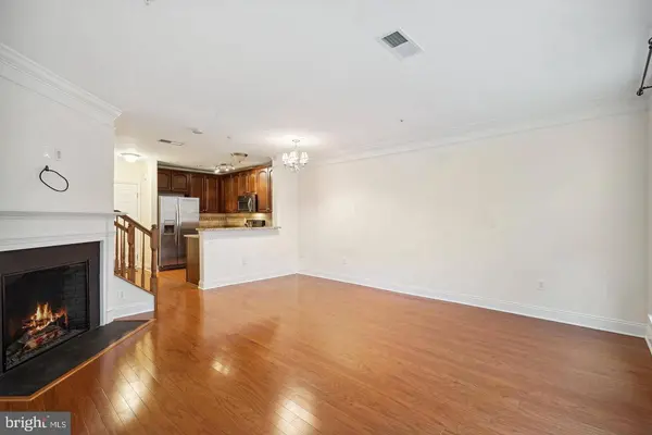 22936 SPICEBUSH DR #1361, Clarksburg, MD 20871