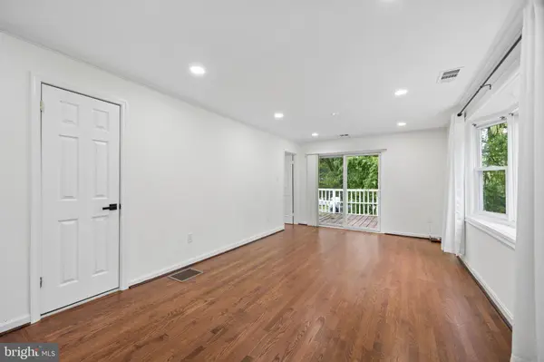 10401 MEREDITH AVE, Kensington, MD 20895