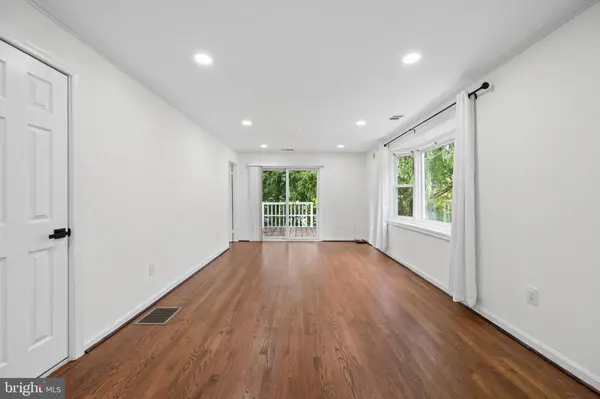 10401 MEREDITH AVE, Kensington, MD 20895
