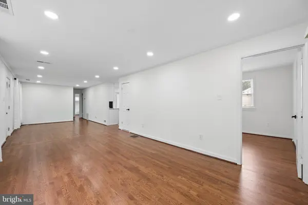 10401 MEREDITH AVE, Kensington, MD 20895