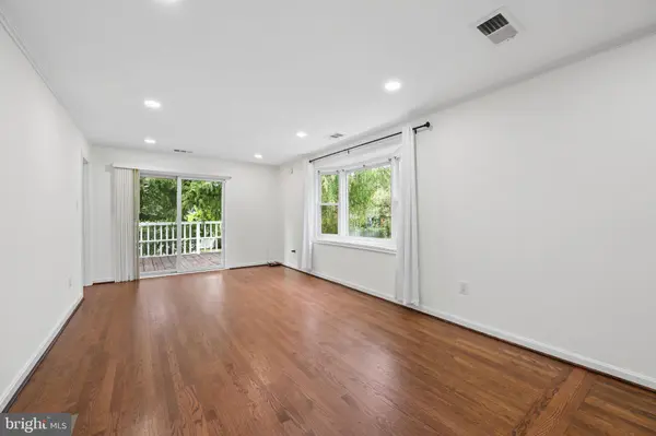 10401 MEREDITH AVE, Kensington, MD 20895