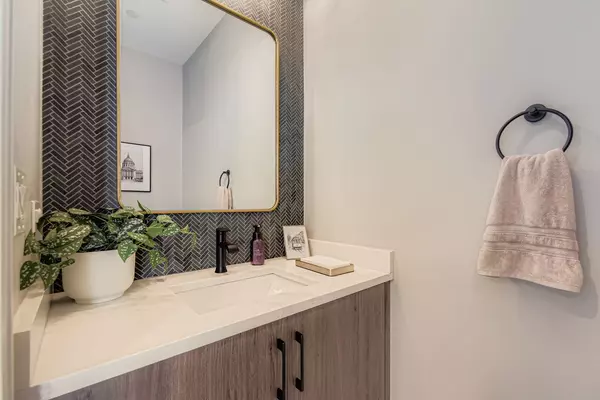 Chicago, IL 60653-3505,4446 S Drexel Blvd #B