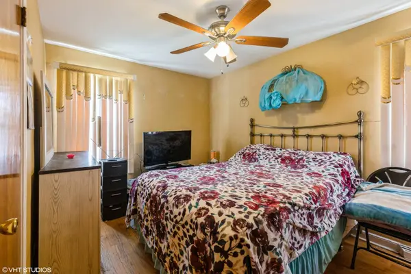 9823 S Ingleside Avenue, Chicago, IL 60628