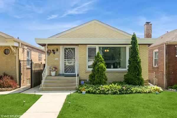 9823 S Ingleside Avenue, Chicago, IL 60628