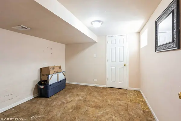 9823 S Ingleside Avenue, Chicago, IL 60628