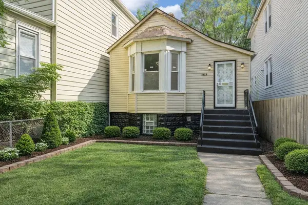 2823 E 93rd ST, Chicago, IL 60617