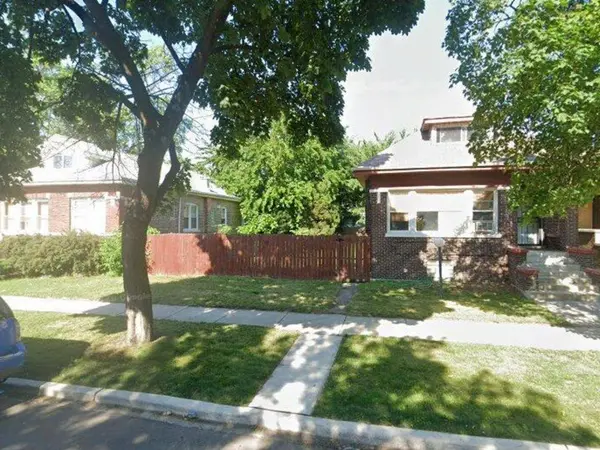 8356 S Paxton Avenue, Chicago, IL 60617