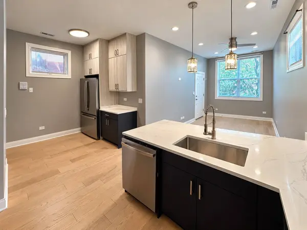 4950 S Michigan AVE #3, Chicago, IL 60615