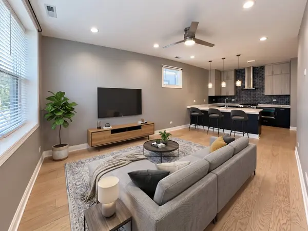 4950 S Michigan AVE #3, Chicago, IL 60615