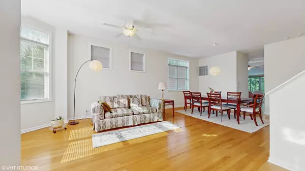 4606 S Woodlawn Avenue, Chicago, IL 60653