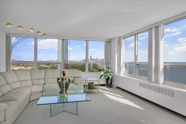4800 S Chicago Beach Drive #1701N, Chicago, IL 60615