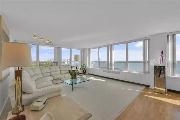 4800 S Chicago Beach Drive #1701N, Chicago, IL 60615