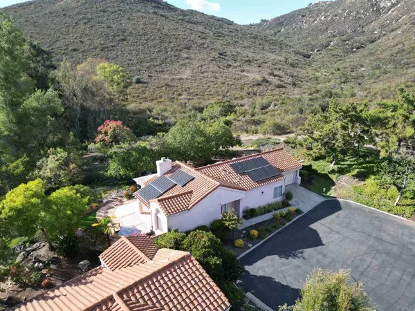 1827 Congressional, Escondido, CA 92026