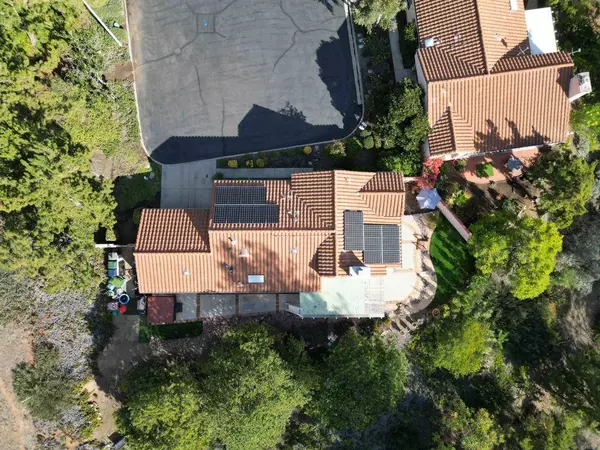 1827 Congressional, Escondido, CA 92026