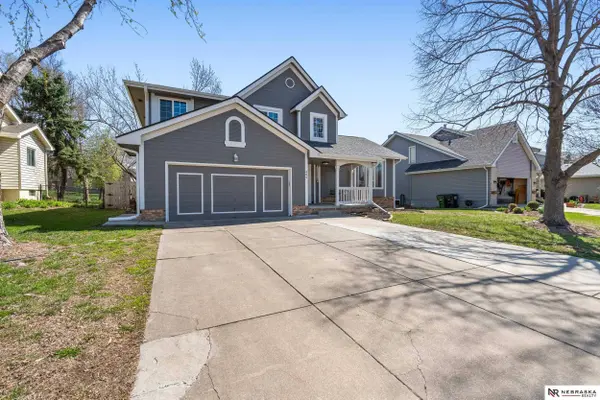 409 Fleetwood Drive, Papillion, NE 68133