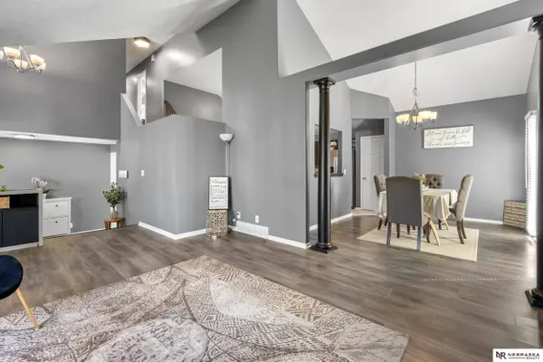 409 Fleetwood Drive, Papillion, NE 68133