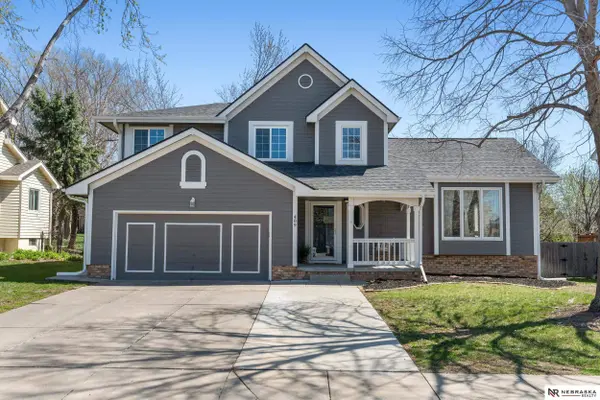 409 Fleetwood Drive, Papillion, NE 68133