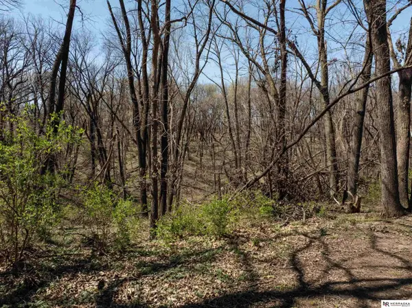 8604 N 36th Street, Omaha, NE 68112