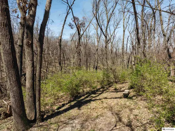 8604 N 36th Street, Omaha, NE 68112