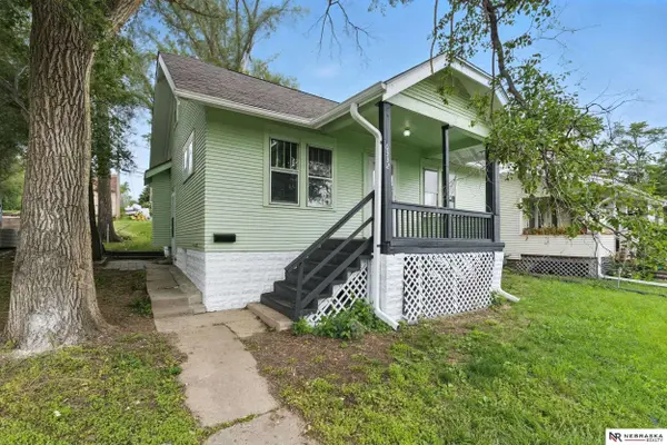 6332 N 32nd Street, Omaha, NE 68111