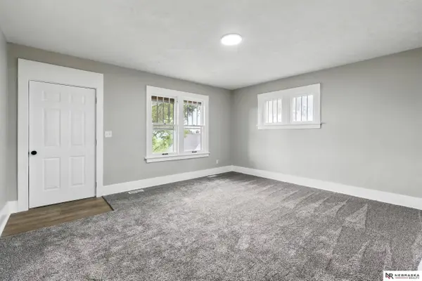 6332 N 32nd Street, Omaha, NE 68111