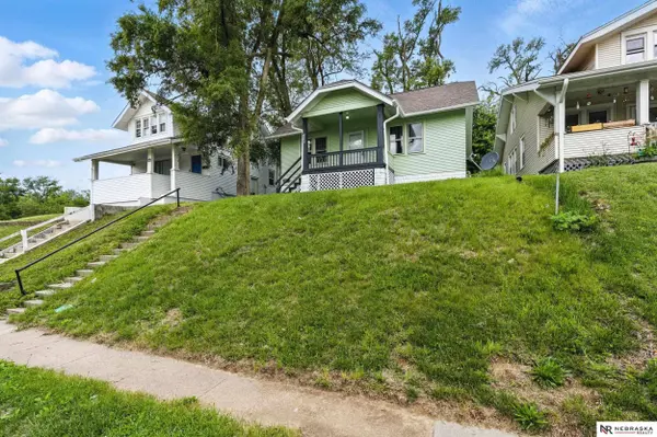 6332 N 32nd Street, Omaha, NE 68111