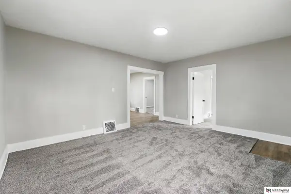 6332 N 32nd Street, Omaha, NE 68111