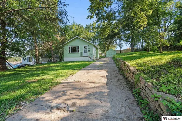 4715 Meredith Avenue, Omaha, NE 68104