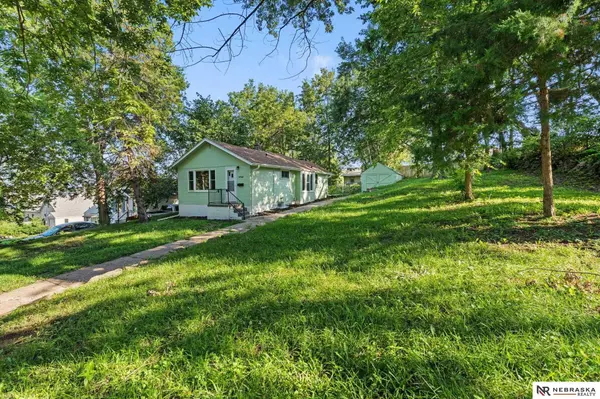 4715 Meredith Avenue, Omaha, NE 68104