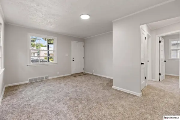 4328 N 40th Avenue, Omaha, NE 68111