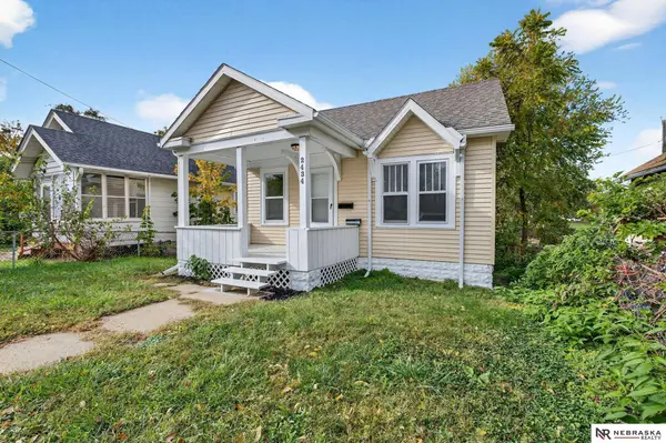2434 N 33rd Avenue, Omaha, NE 68111