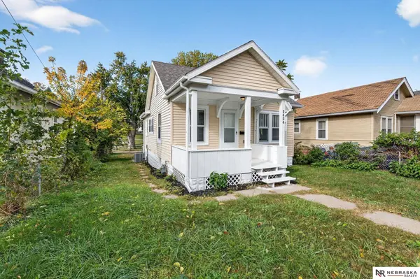 2434 N 33rd Avenue, Omaha, NE 68111