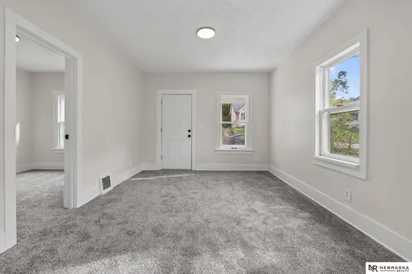 2434 N 33rd Avenue, Omaha, NE 68111