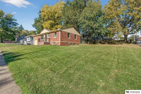 4604 Saratoga Street, Omaha, NE 68104