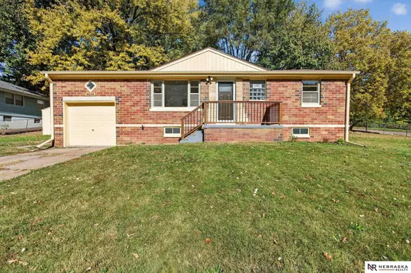 4604 Saratoga Street, Omaha, NE 68104