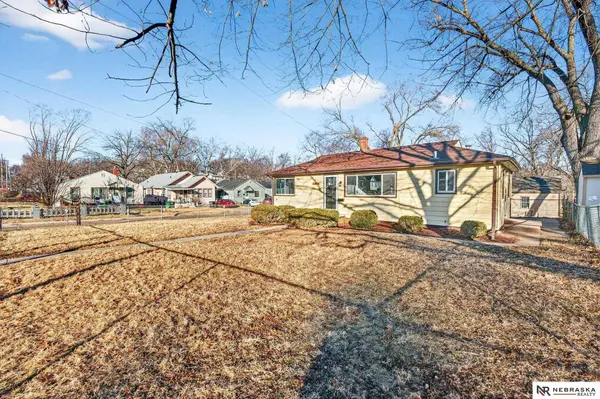 3818 Pinkney Street, Omaha, NE 68111