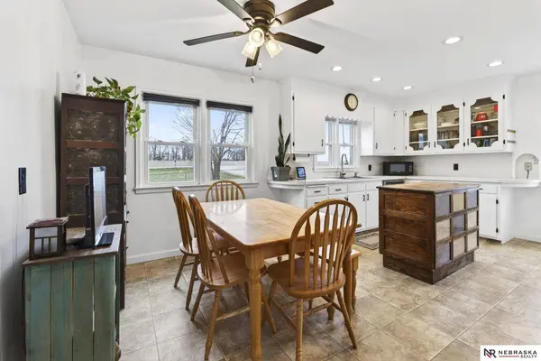 1060 County Road 21, Bennington, NE 68007